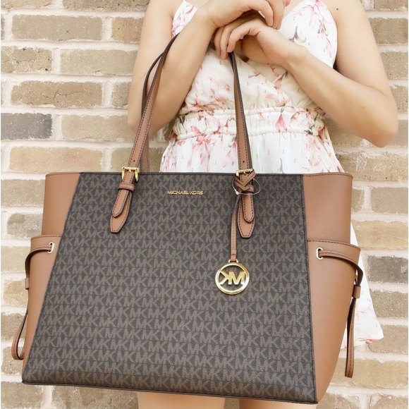 Michael Kors Gilly Large Jet Set Travel Drawstring Tote Brown MK Signature - Picture 4 of 6